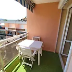 Les Chenes Climatise Avec Terrasse A 8mn A Pieds De La * Bormes-les-Mimosas
