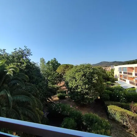 Apartman Les Chenes Climatise Avec Terrasse A 8mn A Pieds De La Bormes-les-Mimosas